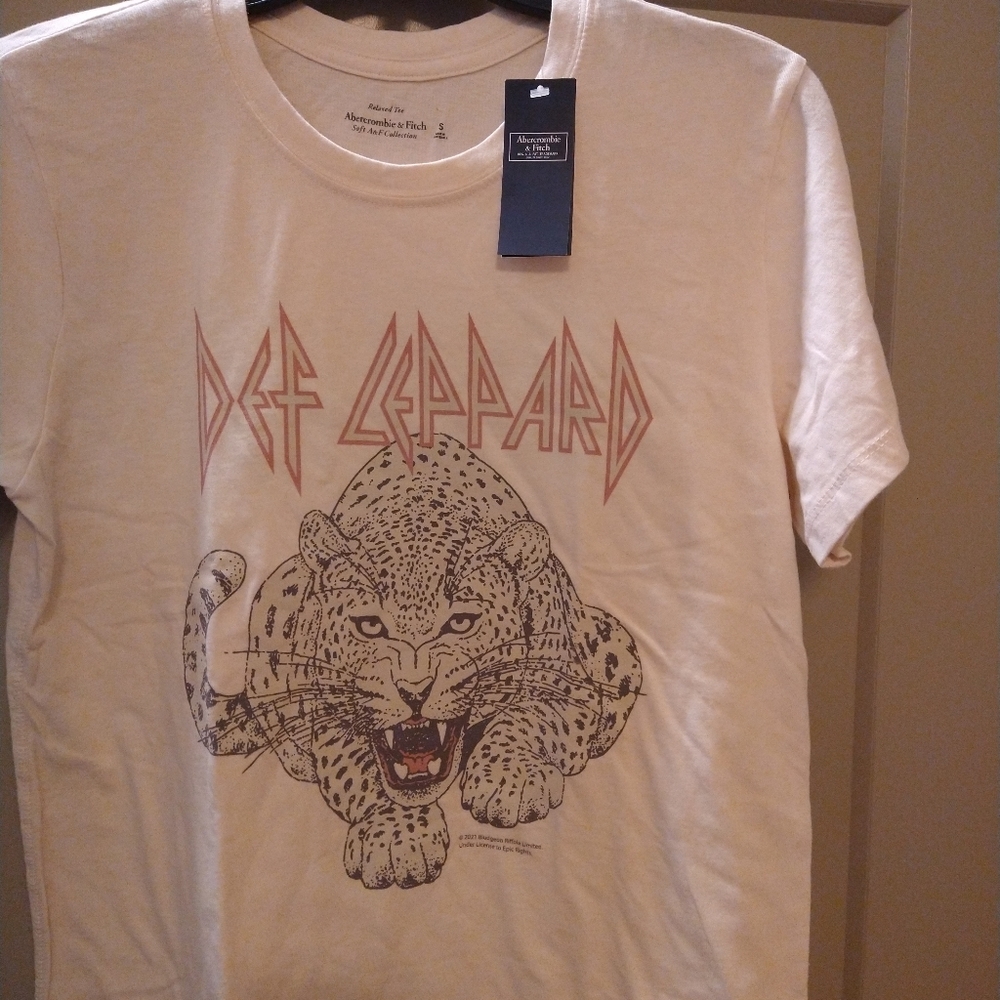 Abercrombie & Fitch Def Leppard Tiger t-shirt  New! Rock on!